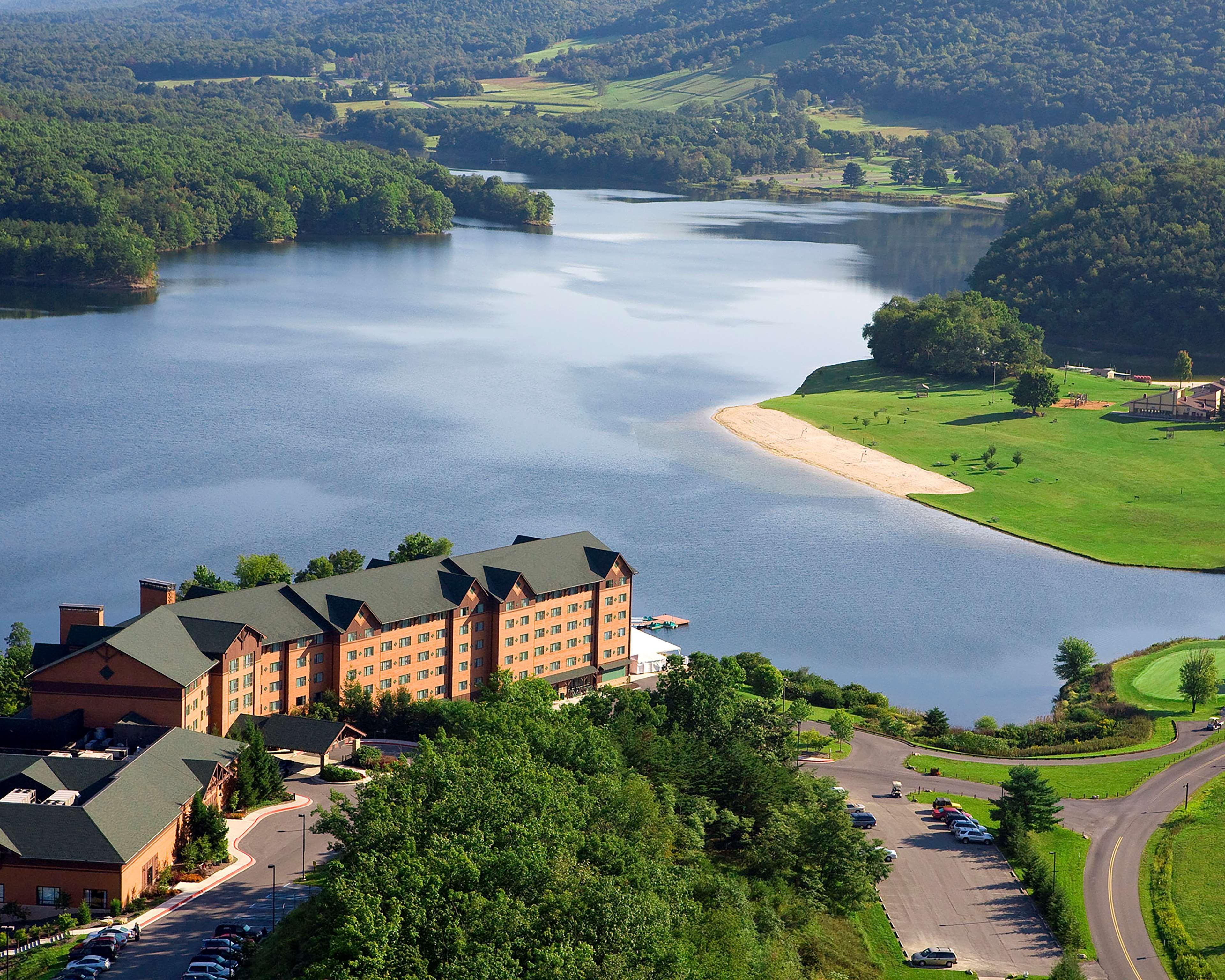Rocky Gap Casino Resort Flintstone Exterior foto